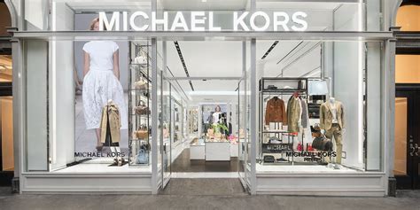 michael kors store wayne nj.